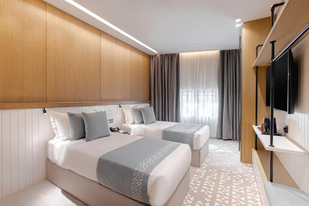 Twin Sharing Room